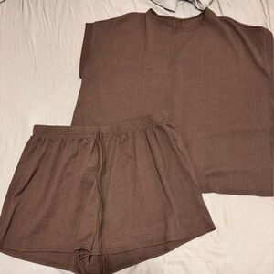 Brown matching short set